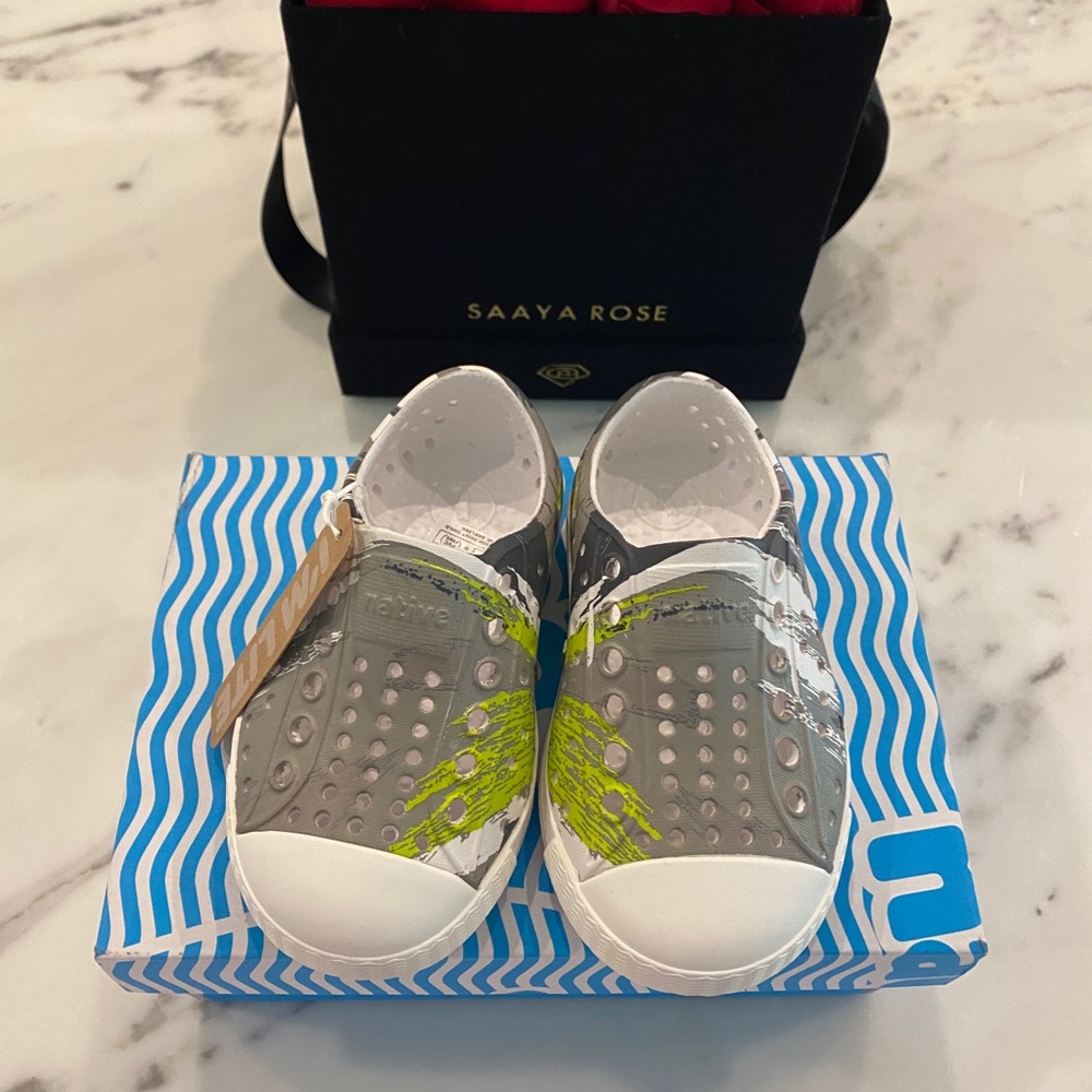 NWT Native baby boy Jefferson slip on shoes size 5